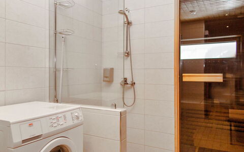Tahko Spa Junior Suite Orange a 10: Piscine, Recours, Mobilier De Jardin, Conception, Ombre, Aménagement Paysager, Hôtel, Caractéristique De L'Eau, Eco Hôtel