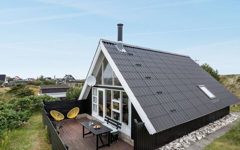 Fani - 200M from the Sea: Domicile, Zone Résidentielle, Maison, Chalet, Toit, Lot Terre, Siding, Jardin, Biens, Pelouse