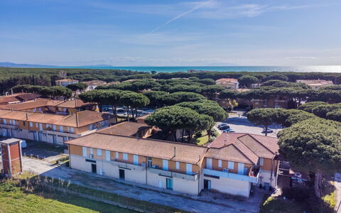 Appartamento la Cecinese: Ciel, Bâtiment, Neige, Maison, Fenêtre, Arbre, Pente, Porte, Gelé, Chalet