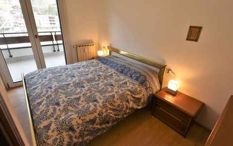 Stefania: Meubles, Propriété, Confort, Bâtiment, Bois, Lit, Design Intérieur, Cadre De Lit, Sol, Sol