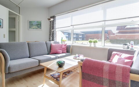 Jaakko - 100M from the Sea: Toit, Maison, Domicile, Chalet, Porte, Siding, Plate-Forme, Porche, Planche, Dur