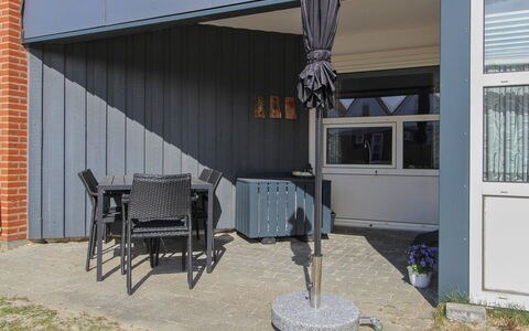 Jaakko - 100M from the Sea: Toit, Maison, Domicile, Chalet, Porte, Siding, Plate-Forme, Porche, Planche, Dur