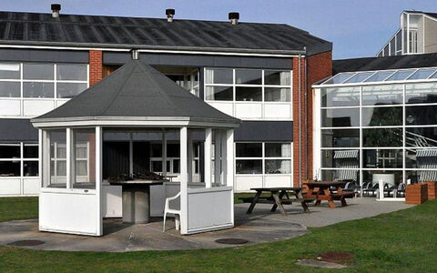 Milly - 100M from the Sea: Meubles, Design Intérieur, Sol, Bois, Sol, Plafond, Parquet, Chaise, Table, Éclairage