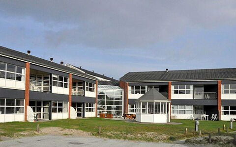 Milly - 100M from the Sea: Meubles, Design Intérieur, Sol, Bois, Sol, Plafond, Parquet, Chaise, Table, Éclairage