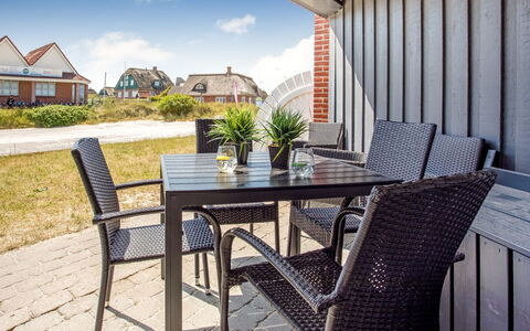 Milly - 100M from the Sea: Meubles, Design Intérieur, Sol, Bois, Sol, Plafond, Parquet, Chaise, Table, Éclairage