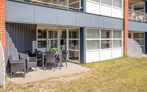 Milly - 100M from the Sea: Meubles, Design Intérieur, Sol, Bois, Sol, Plafond, Parquet, Chaise, Table, Éclairage