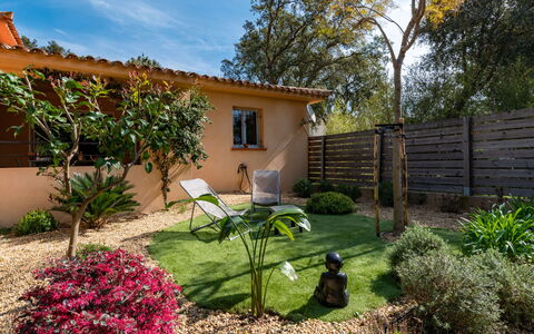 Casa Brigitte: L'Eau, Ciel, Nuage, Ressources En Eau, Montagne, Bleu Azur, Bleu, Cotiers Et Relief Océaniques, La Tour