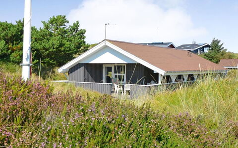 Igilfar - 700M from the Sea: Maison, Domicile, Toit, Chalet, Biens, Aménagement Paysager, Batiments Jardin, Siding, Ferme