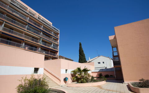 Les 3 Iles: Ciel, Plante, Propriété, Bâtiment, Bleu Azur, Design Urbain, Pot De Fleur, Condominium, Zone Résidentielle, Quartier
