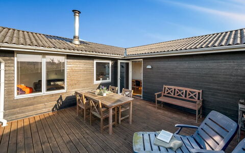 Awer - 300M to the Fjord: Architecture, Toit, Domicile, Composite, Daylighting, Siding, Allée