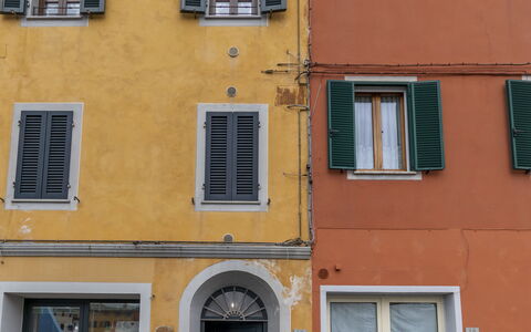 Il Borgo Apartment: Fenêtre, Bâtiment, Porte, Quartier, Mur, Matériel De La Propriété, Zone Résidentielle, Façade, Design Urbain