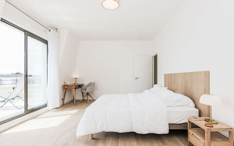 Dinard 219: Bois, Sol, Parquet, Sol, Meubles, Design Intérieur, Chambre, Lit, Plafond, Domicile
