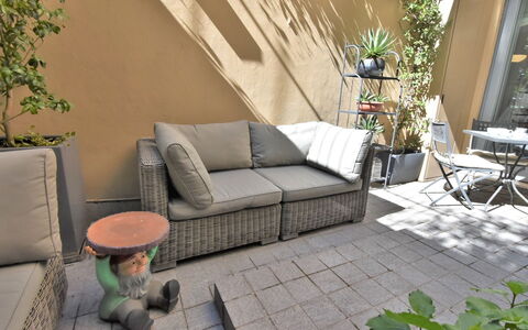 Brera Terrace Apartment: Ciel, Plante, Nuage, La Nature, Arbre, Paysage Naturel, Lot Terre, Paysage, Loisir, Herbe
