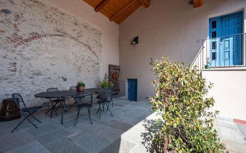 Da Marita: Plante, L'Eau, Ciel, Bâtiment, Bleu, Bois, Ombre, Condominium, Loisir, Immobilier