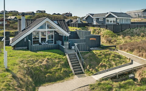 Alvilde - 100M from the Sea: Meubles, Design Intérieur, Sol, Bois, Sol, Plafond, Parquet, Chaise, Table, Éclairage