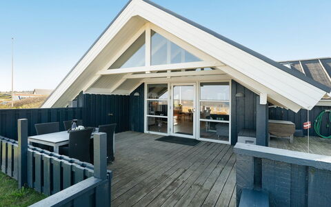 Alvilde - 100M from the Sea: Meubles, Design Intérieur, Sol, Bois, Sol, Plafond, Parquet, Chaise, Table, Éclairage