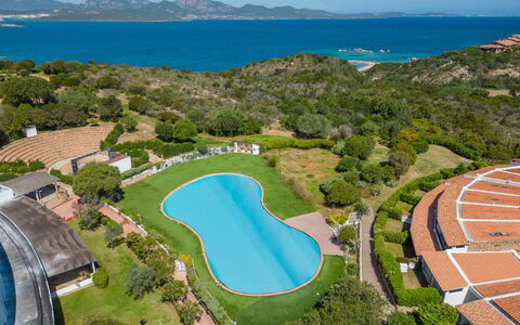 Lidia Capo Ceraso Resort: Meubles, Propriété, Cabinetry, Confort, Bâtiment, Bleu Azur, Bois, Éclairage, Lampe, Design Intérieur