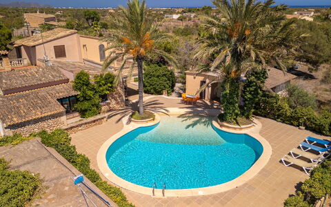 Sa Marina Portocristo: Ciel, Propriété, L'Eau, Bleu Azur, Plante, La Nature, Arbre, Bâtiment, Loisir, Design Urbain