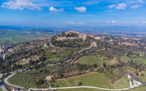 Casa Campau: Nuage, Ciel, Montagnes, Montagne, Paysage Naturel, Plante, Design Urbain, Montagnes Relief, Paysage, Chaîne De Montagnes