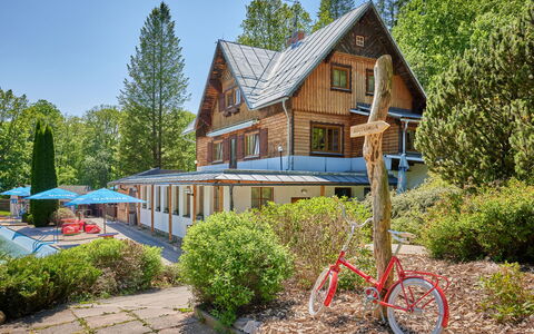 Krakonoš: Plante, Ciel, Propriété, Fenêtre, Roue, Bâtiment, Arbre, Maison, Roue De Bicyclette