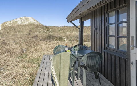 Solunka - 100M from the Sea: Bois, Chalet, Pente, Ombre, Dur, Planche, Cabane En Rondins, Cabane, Porche