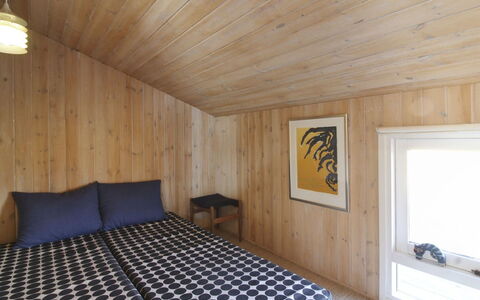 Thenna - 200M from the Sea: Maison, Domicile, Porte, Toit, Chalet, Biens, Jardin, Ombre, Siding, Cour
