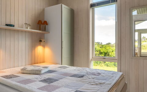 Sigrid - 400M from the Sea: Bois, Design Intérieur, Sol, Chambre, Sol, Plafond, Pièce, Lit, Tache De Bois, Dur