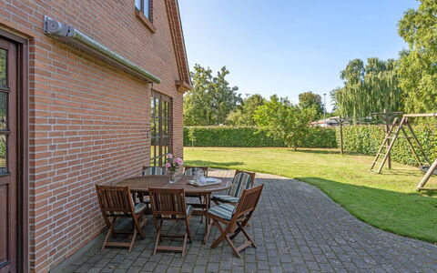 Iarund - 500M to the Fjord: Meubles, Design Intérieur, Sol, Bois, Sol, Plafond, Parquet, Chaise, Table, Éclairage