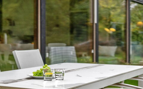 Aino - 1Km from the Sea: Meubles, Design Intérieur, Sol, Bois, Sol, Plafond, Parquet, Chaise, Table, Éclairage