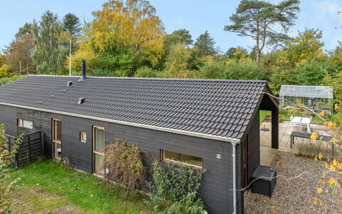 Aino - 1Km from the Sea: Meubles, Design Intérieur, Sol, Bois, Sol, Plafond, Parquet, Chaise, Table, Éclairage