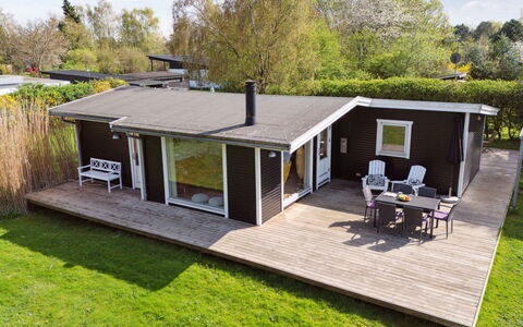 Bassi - 650M from the Sea: Maison, Domicile, Toit, Chalet, Biens, Aménagement Paysager, Batiments Jardin, Siding, Ferme