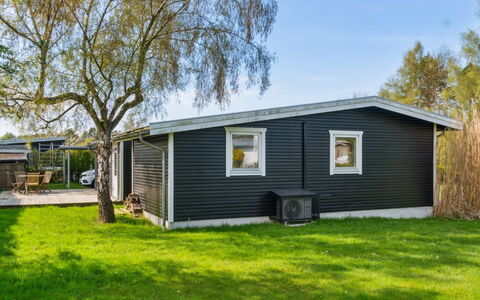 Bassi - 650M from the Sea: Maison, Domicile, Toit, Chalet, Biens, Aménagement Paysager, Batiments Jardin, Siding, Ferme