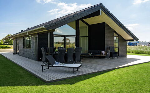 Thalie - 400M from the Sea: Bleu, Arbuste, Chalet, Couverture De Sol, Jardin, Biens, Ombre, Aménagement Paysager, Ferme, Eco Hôtel