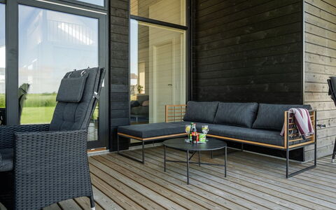 Thalie - 400M from the Sea: Bleu, Arbuste, Chalet, Couverture De Sol, Jardin, Biens, Ombre, Aménagement Paysager, Ferme, Eco Hôtel