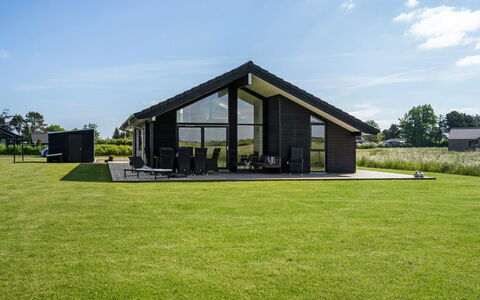 Thalie - 400M from the Sea: Bleu, Arbuste, Chalet, Couverture De Sol, Jardin, Biens, Ombre, Aménagement Paysager, Ferme, Eco Hôtel