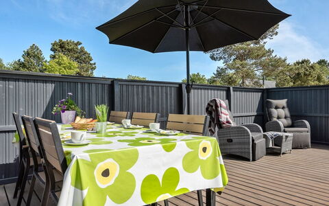 Herbert - 1Km from the Sea: Architecture, Toit, Domicile, Composite, Daylighting, Siding, Allée