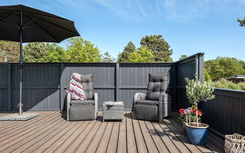 Herbert - 1Km from the Sea: Architecture, Toit, Domicile, Composite, Daylighting, Siding, Allée