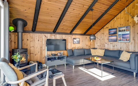 Agnesa - 1.5Km from the Sea: Bois, Plafond, Domicile, Meubles, Design Intérieur, Salon, Canapé, Chalet, Cabane En Rondins, Dur