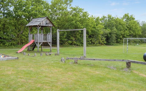 Hailka: Herbe, Espace Public, Équipement Extérieur Play, Lot Terre, Plaine, Toboggan, Pelouse, Chute, Jardin, Parc