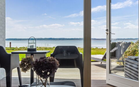 Monia - 20M from the Sea: Architecture, Toit, Domicile, Composite, Daylighting, Siding, Allée