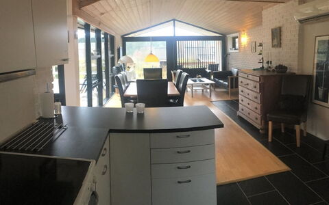 Wilmer - 40Km from the Sea: Toit, Domicile, Porte, Chalet, Ombre, Siding, Cour, Biens, Arrière-Cour