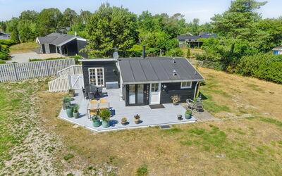 Haidi - 300M from the Sea