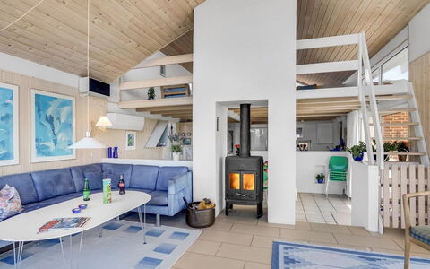 Ritha - 350M from the Sea: Bois, Toit, Architecture, Domicile, Maison, Chalet, Siding, Dur, Pente, Biens
