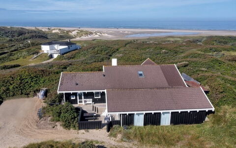 Rauli - 50M from the Sea: Bois, Domicile, Porche, Plate-Forme, Dur, Toit, Tache De Bois, Parquet, Eco Hôtel