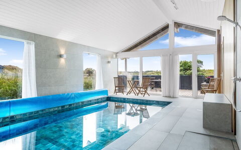 Rauli - 50M from the Sea: Piscine, Composite, Recours, Eco Hôtel, Ombre, Mobilier De Jardin, Villa, Chaise, Biens, Conception