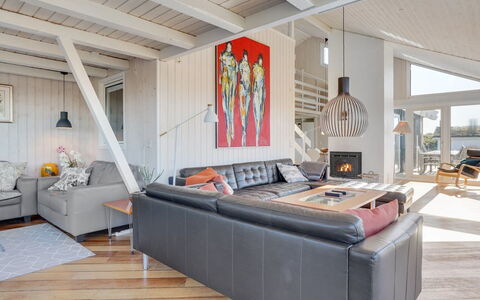 Rauli - 50M from the Sea: Bois, Sol, Parquet, Design Intérieur, Plafond, Sol, Meubles, Salon, Domicile, Dur