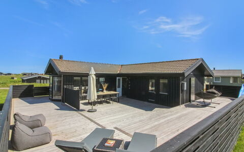 Frederik - 250M from the Sea: Meubles, Design Intérieur, Sol, Bois, Sol, Plafond, Parquet, Chaise, Table, Éclairage
