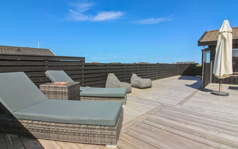 Frederik - 250M from the Sea: Meubles, Design Intérieur, Sol, Bois, Sol, Plafond, Parquet, Chaise, Table, Éclairage