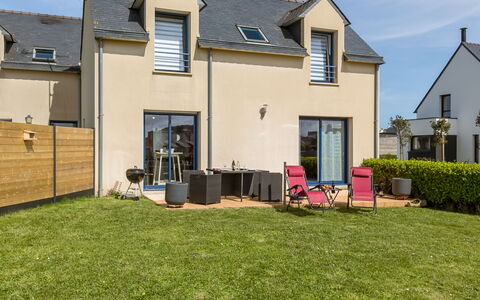 Portsall Paradise: Plante, Meubles, Bâtiment, Propriété, Table, Chaise, Ombre, Fenêtre, Design Intérieur, Éclairage