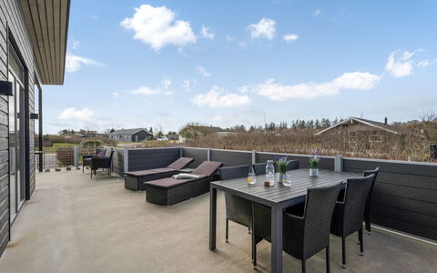 Gela - 1.3Km to the Fjord: Architecture, Toit, Domicile, Composite, Daylighting, Siding, Allée